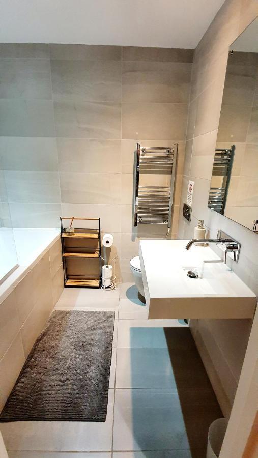 Superb 2 Beds 2 Baths New Apartment W/ Garden+Patio Bournemouth Exteriér fotografie