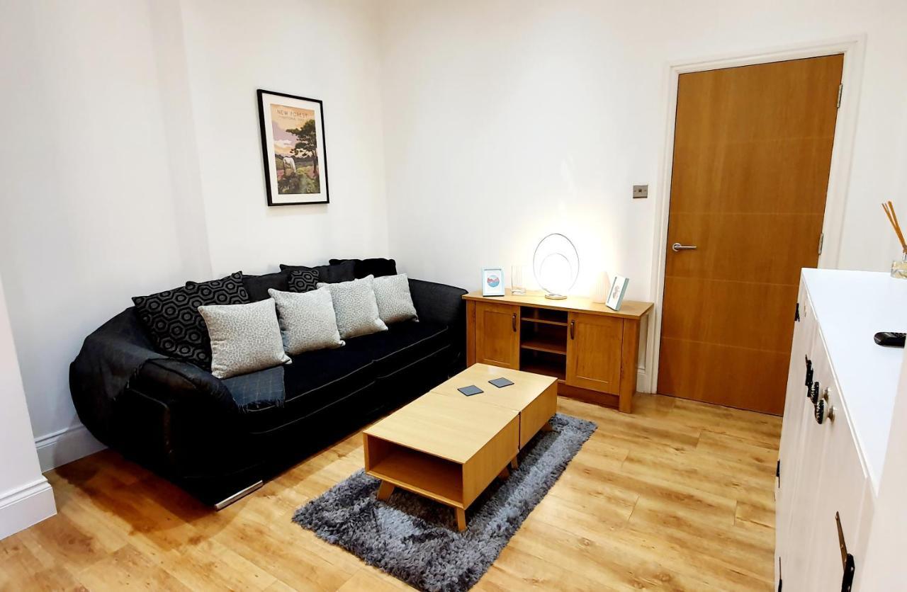 Superb 2 Beds 2 Baths New Apartment W/ Garden+Patio Bournemouth Exteriér fotografie