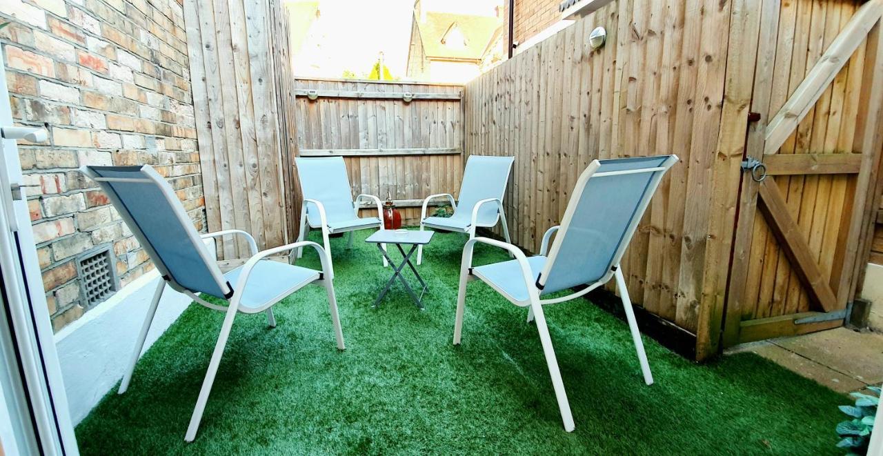 Superb 2 Beds 2 Baths New Apartment W/ Garden+Patio Bournemouth Exteriér fotografie