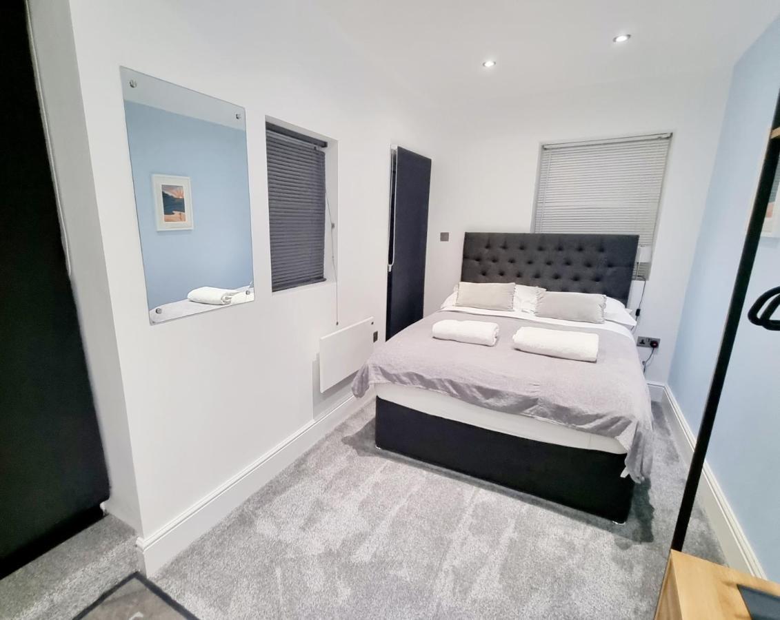 Superb 2 Beds 2 Baths New Apartment W/ Garden+Patio Bournemouth Exteriér fotografie